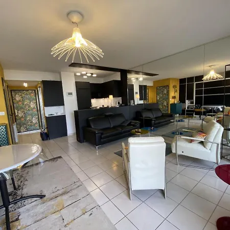 Moderne Avec Terrasse Vue Et Parking A - Fr-1-474-205 *