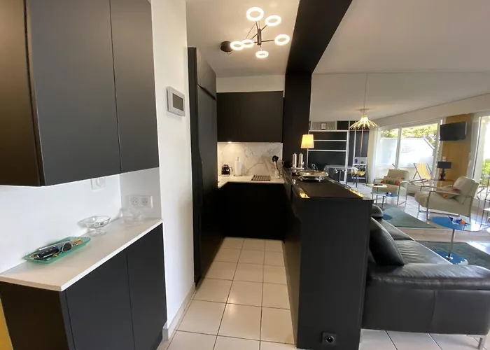 Moderne Avec Terrasse Vue Et Parking A - Fr-1-474-205 *