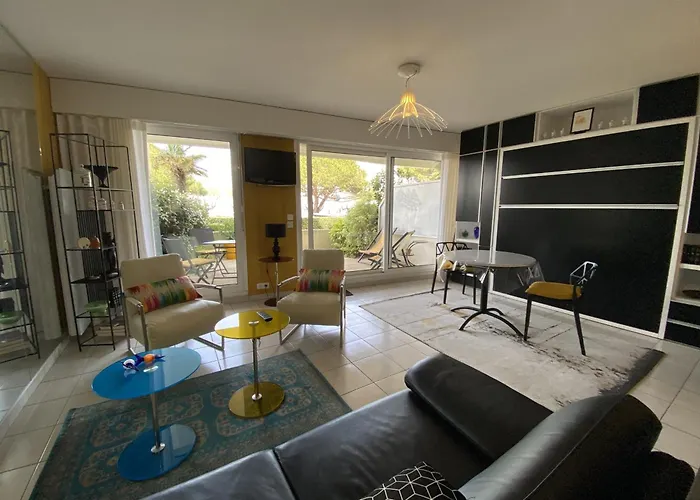 Moderne Avec Terrasse Vue Et Parking A - Fr-1-474-205